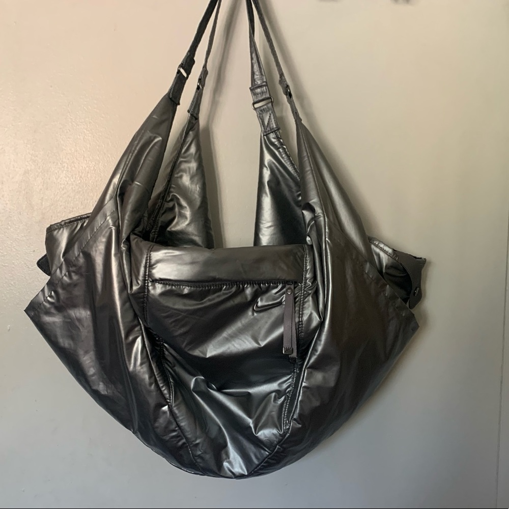 NIKE duffle tote